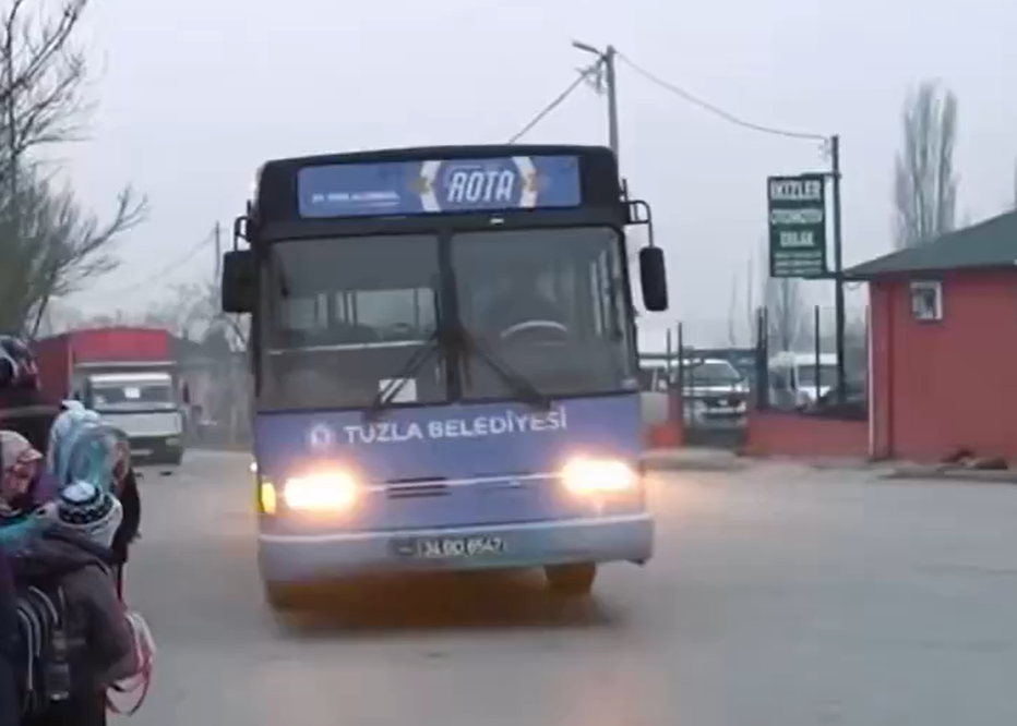 Tuzla Belediyesi, Ücretsiz Okul Servisi ile Öğrencilerine Güvenli ve Sıcacık Ulaşım Sunuyor